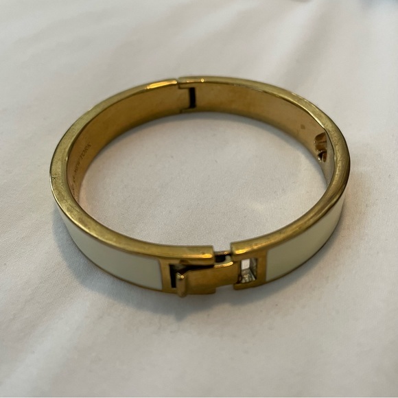 Kate Spade Hole Punch Spade Hinge Bangle Bracelet - Picture 12 of 14